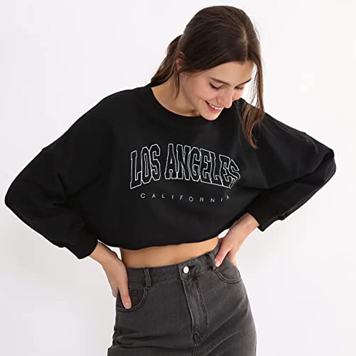 Amazhiyu Women’s Oversize Cropped Sweatshrit
